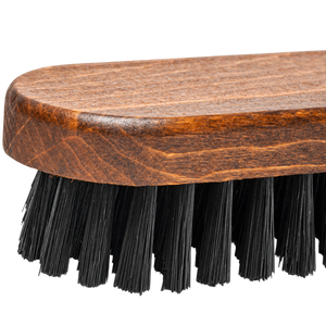 detiiling1.comLOURLOCK Leather Cleaning Brush — Nahaufnahme von Holzkörper und Borsten